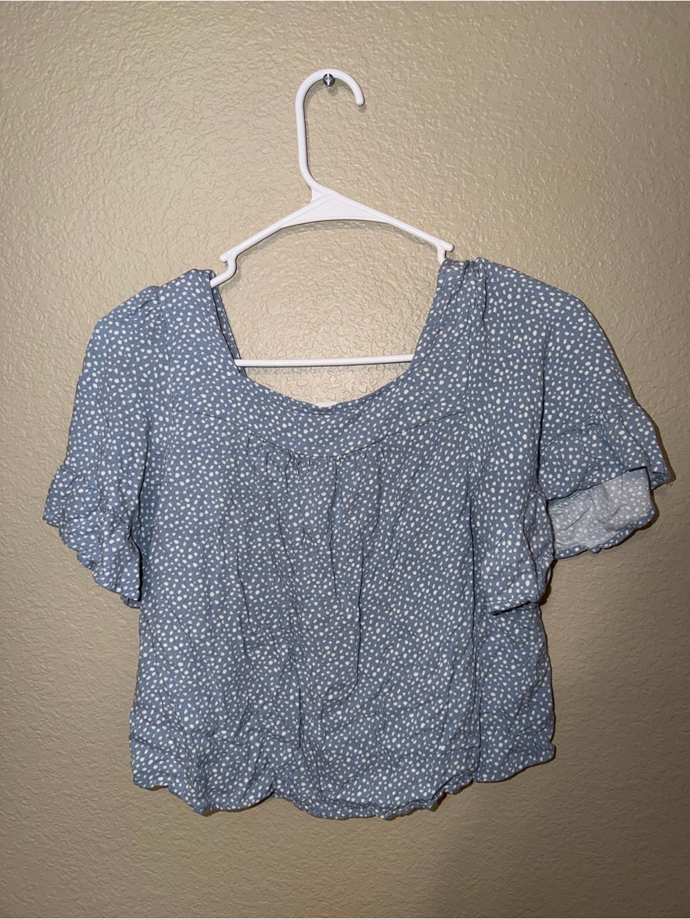 Light Blue Polka Dot Scoop Neck Women’s Top - Picture 2 of 2